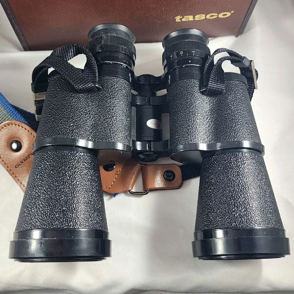 Tasco Zip Binoculars 10x50 Fully Coated w/ Leather Case & Olympus Camera Strap